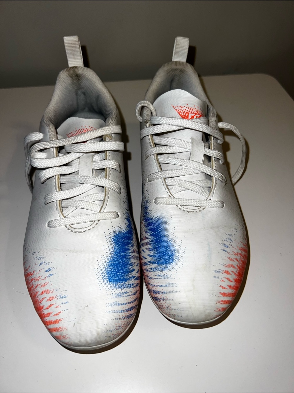 PUMA Kids' size 2 white Blue Orange Soccer Cleats